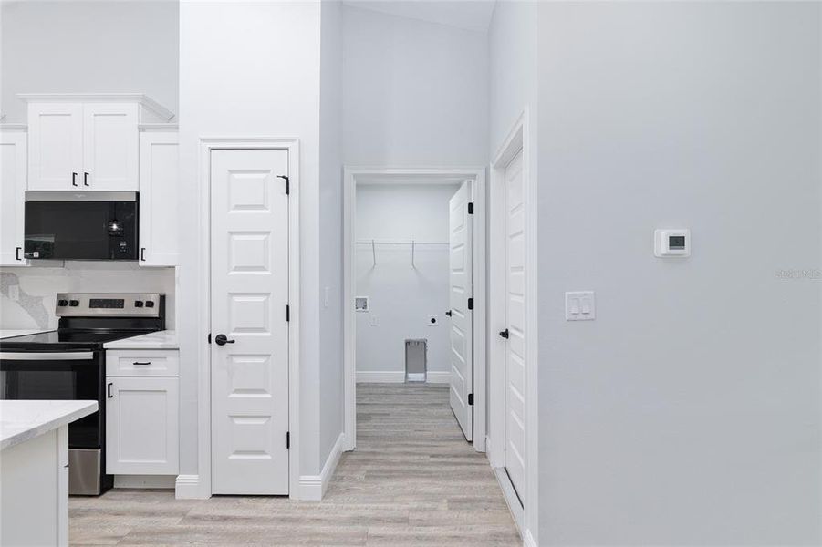 Furnished interior view inside a new home in , Dunnellon (Image 11).