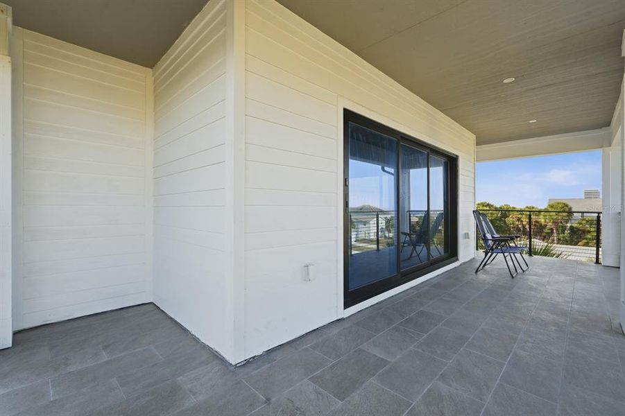 Exterior details and patio area of a home in , Flagler Beach (Image 4).