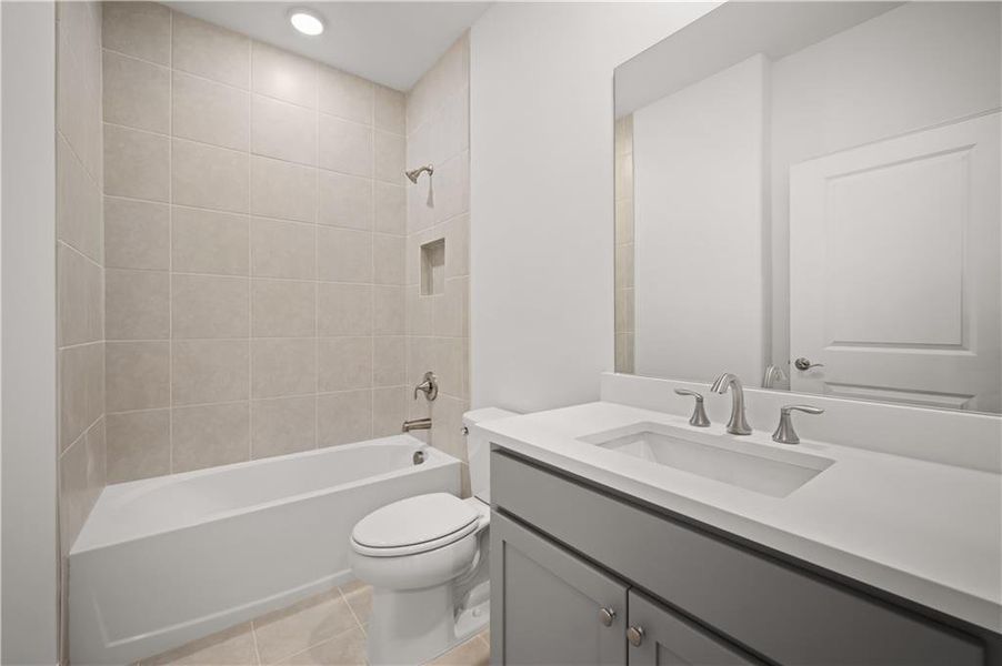 Furnished interior view inside a new home in Echols Farm, Hiram (Image 7).