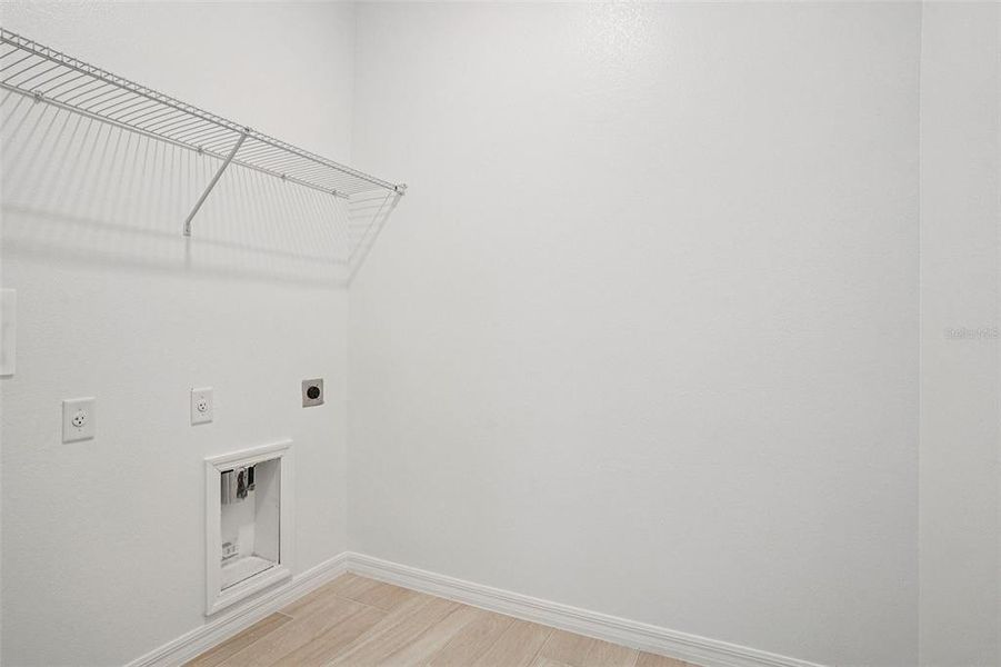 Spacious, unfurnished interior of a new home in Oakview, Apopka (Image 27).