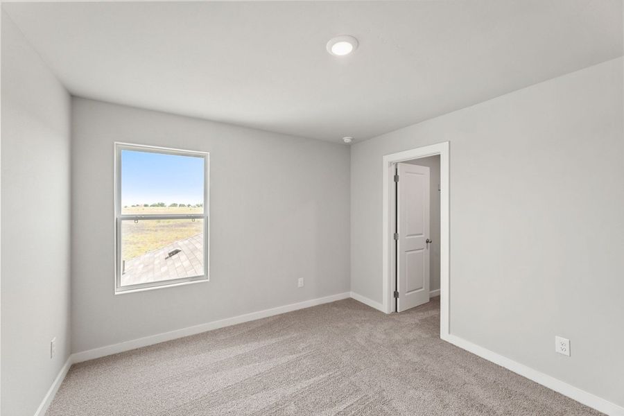 Spacious, unfurnished interior of a new home in Highland Ridge, New Braunfels (Image 35).