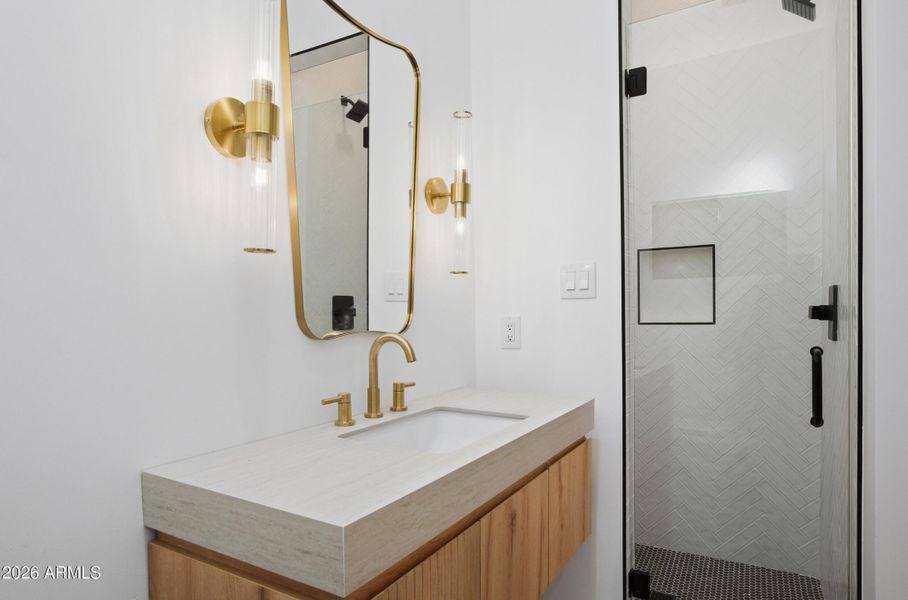 24_4825 n 70th st-24