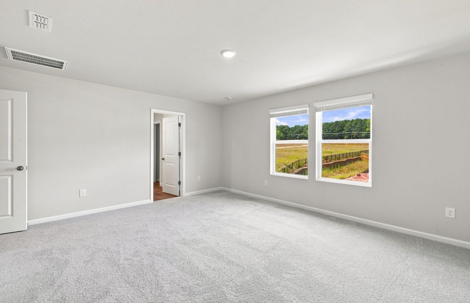 Spacious, unfurnished interior of a new home in Westford, Sanford (Image 33).