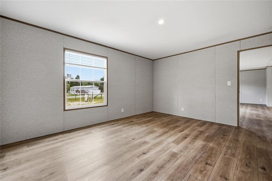 Spacious, unfurnished interior of a new home in , Bronson (Image 33).