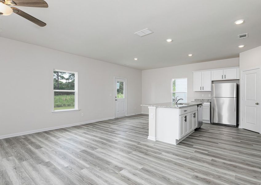 Move freely between the kitchen and the dining area