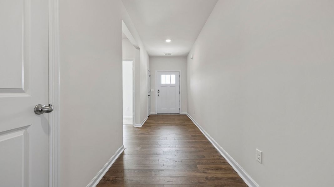 Spacious, unfurnished interior of a new home in Woodglen, Piedmont (Image 14).