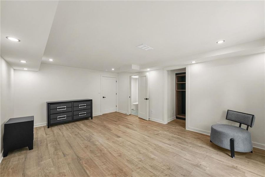 Spacious, unfurnished interior of a new home in , Atlanta (Image 76).