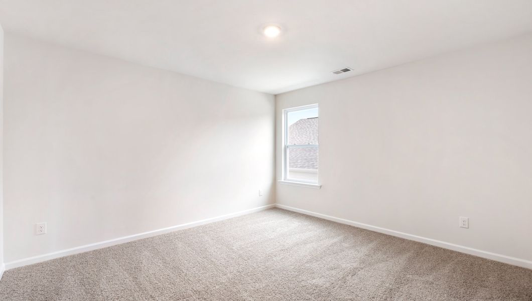 Spacious, unfurnished interior of a new home in Hunters Ridge, Woodruff (Image 25).