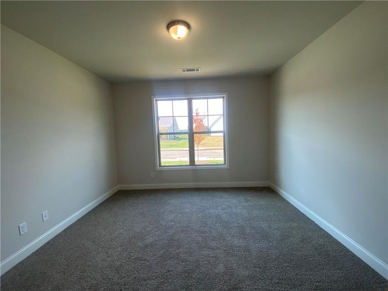Spacious, unfurnished interior of a new home in , Jefferson (Image 38).