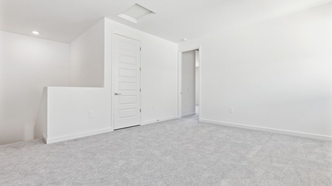 Spacious, unfurnished interior of a new home in Avance, Phoenix (Image 17).