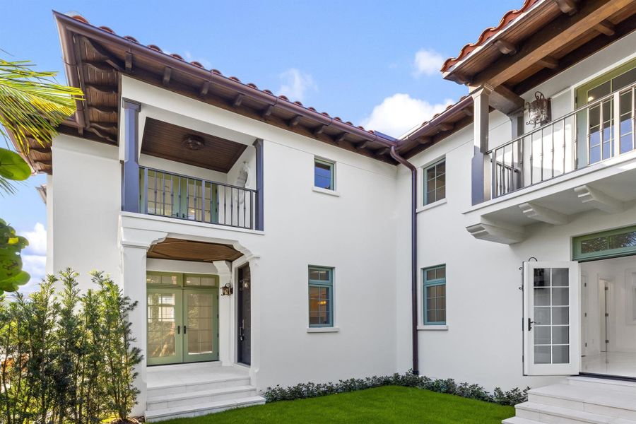 Exterior details and patio area of a home in , Palm Beach (Image 3).