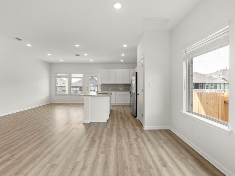 Spacious, unfurnished interior of a new home in Crosswinds, Kyle (Image 20).