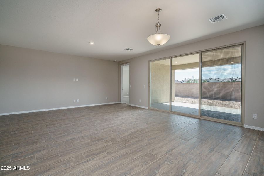 9) DINING TO GREAT ROOM 9) DINING TO GREAT ROOM