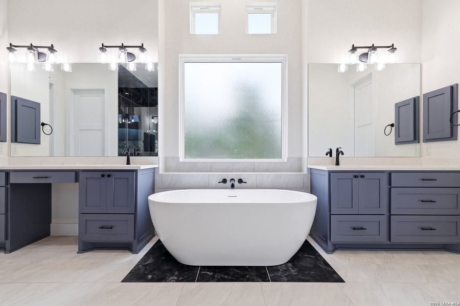 Furnished interior view inside a new home in , New Braunfels (Image 11).