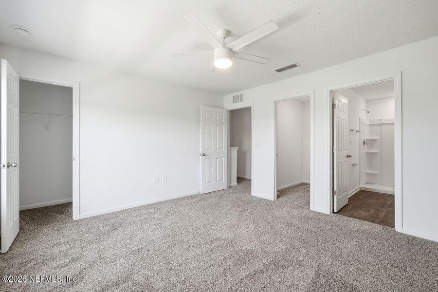 Spacious, unfurnished interior of a new home in , Middleburg (Image 18).