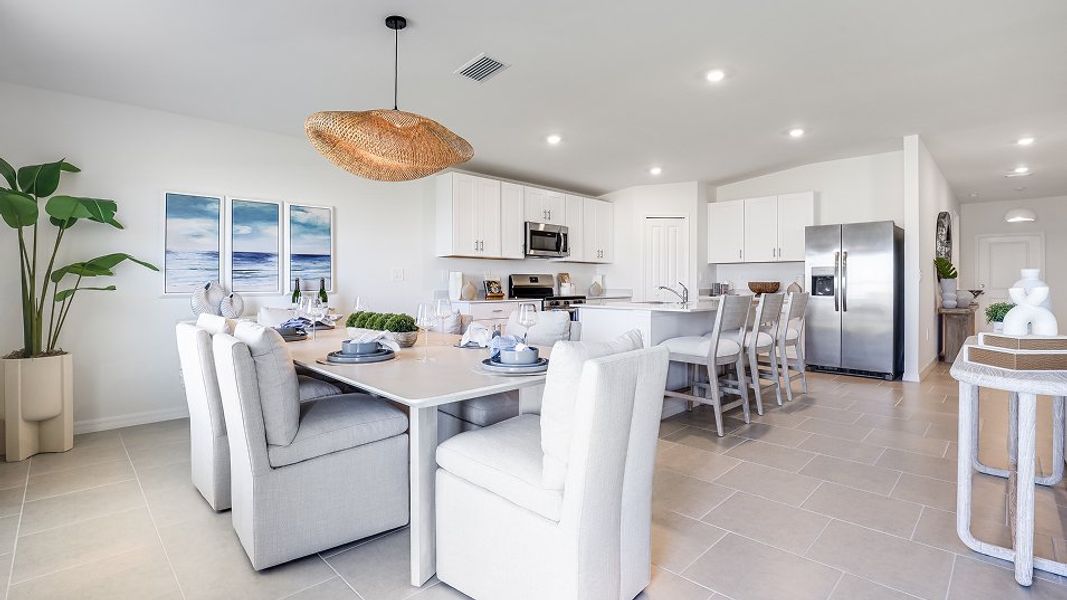 Florida Core P002 Bravo Dining 2of3 F1 Base5 10 24 25 Florida Core P002 Bravo Dining 2of3 F1 Base5 10 24 25