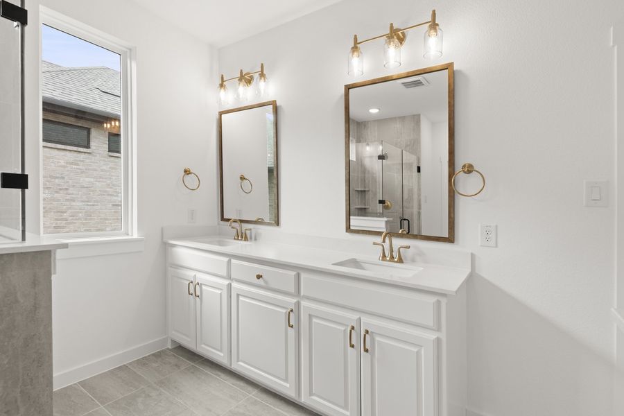 Furnished interior view inside a new home in Willow Grove, Melissa (Image 17).