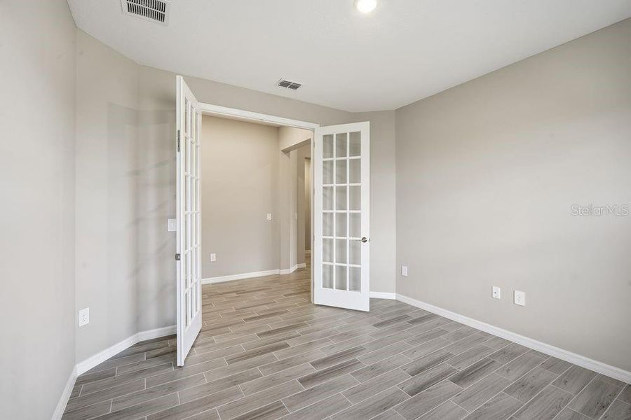 Spacious, unfurnished interior of a new home in Indigo Creek, Apollo Beach (Image 23).