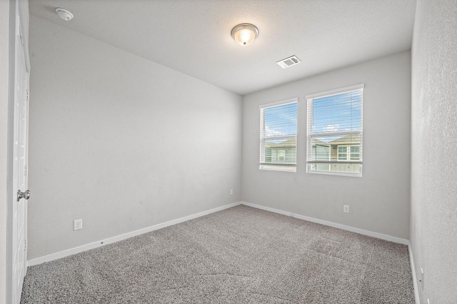 Spacious, unfurnished interior of a new home in , Houston (Image 27).