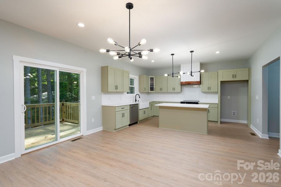 Spacious, unfurnished interior of a new home in , Dallas (Image 23).