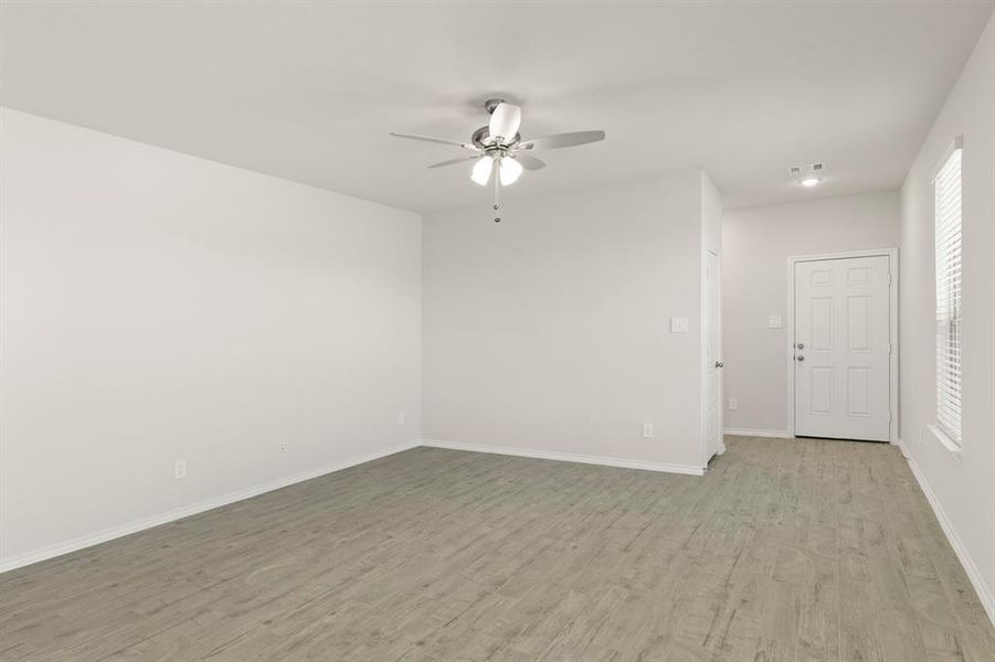 07. 2508 Breakaway - Family (3)