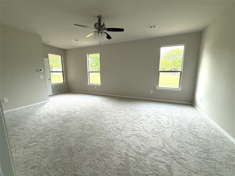 Spacious, unfurnished interior of a new home in , Gainesville (Image 13).