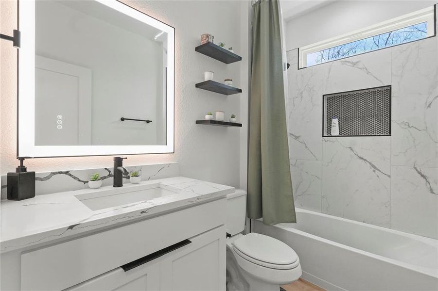 Furnished interior view inside a new home in , Dallas (Image 14).