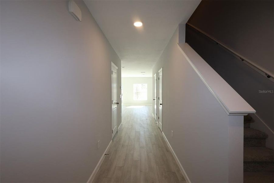 Spacious, unfurnished interior of a new home in Tyson Ranch, Orlando (Image 21).