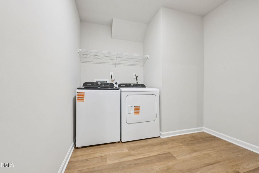 23-web-or-mls-Raleigh - Oak Manor - 536