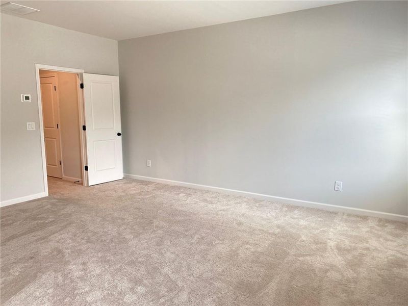 Spacious, unfurnished interior of a new home in , Lilburn (Image 50).