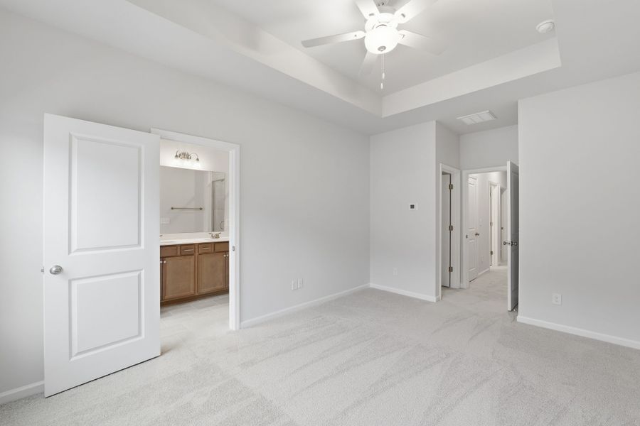 Spacious, unfurnished interior of a new home in Lakeview Village, Charlotte (Image 24).