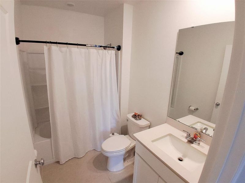 Furnished interior view inside a new home in Hunt Club Groves, Lake Wales (Image 32).