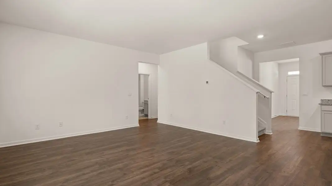 Spacious, unfurnished interior of a new home in Captain's Corner, Grovetown (Image 16).