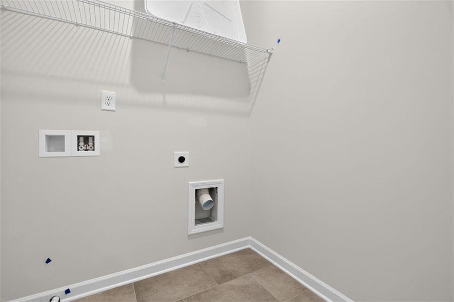 Spacious, unfurnished interior of a new home in Summerfield Place, Carrollton (Image 19).