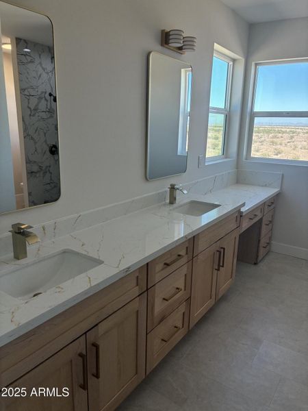 DOUBLE SINKS & VANITY