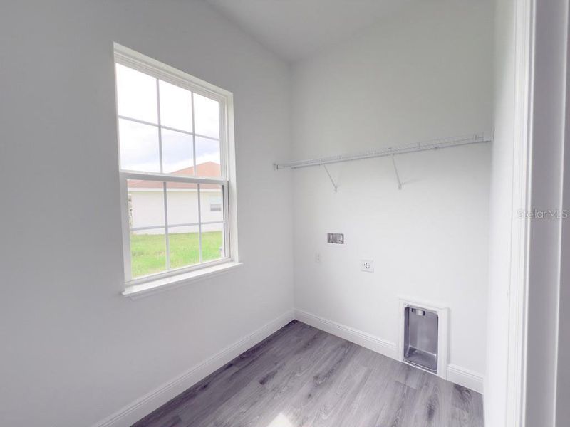 Spacious, unfurnished interior of a new home in , Ocala (Image 16).