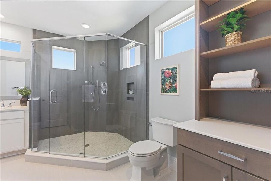 Furnished interior view inside a new home in , Orlando (Image 50).