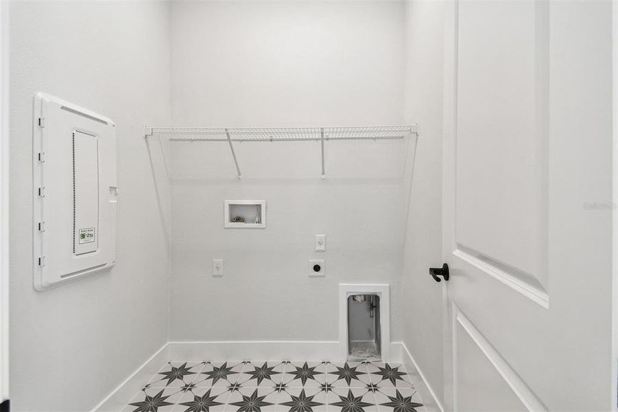 Spacious, unfurnished interior of a new home in Emerald Landing at Waterside at Lakewood Ranch – Cottage Series, Sarasota (Image 19).