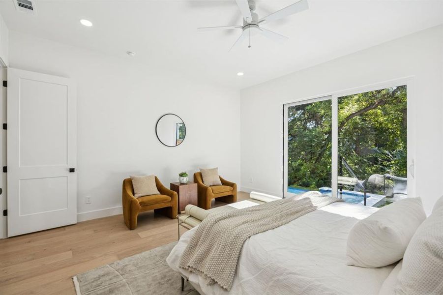 Furnished interior view inside a new home in , Dallas (Image 16). Furnished interior view inside a new home in , Dallas (Image 16).