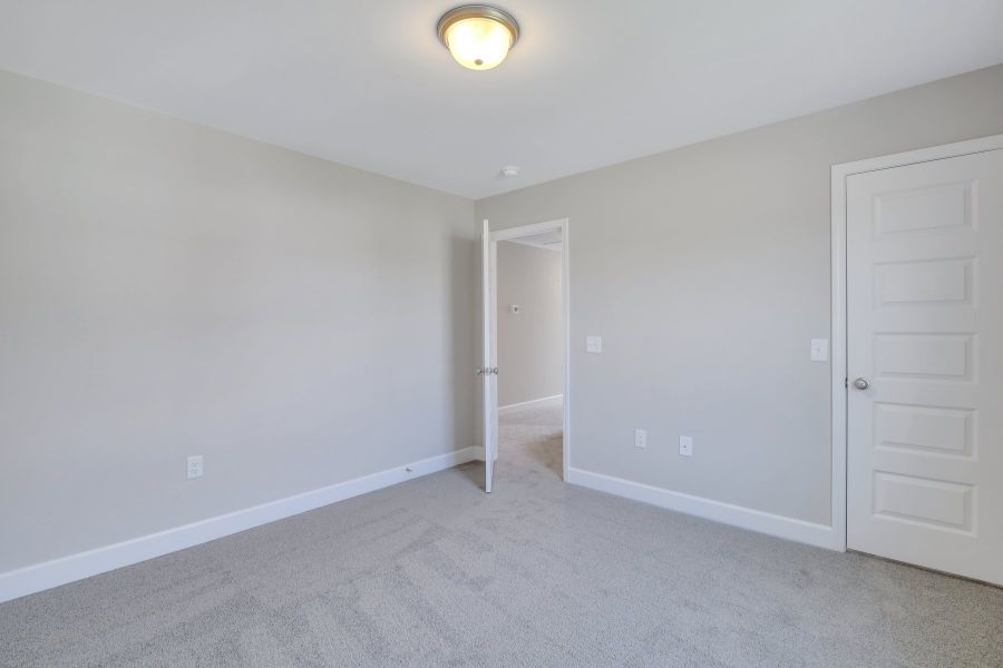 Representative unfurnished interior of a home built from the Seabrook by Ernest Homes in Wexford, Richmond Hill (Image 43).