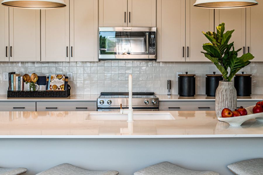 Representative interior finishes for a home built from the Watauga by McKee Homes in Coastal Haven, Leland (Image 9).