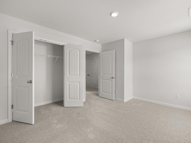 Spacious, unfurnished interior of a new home in Parkside at Carter Grove, Cartersville (Image 32).
