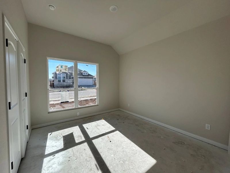 Image 20 of a home in Willow Springs.