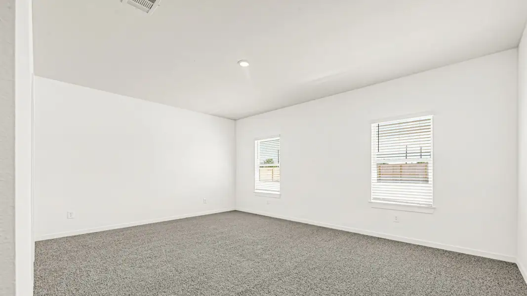 Spacious, unfurnished interior of a new home in Harvest Pointe, Needville (Image 16).