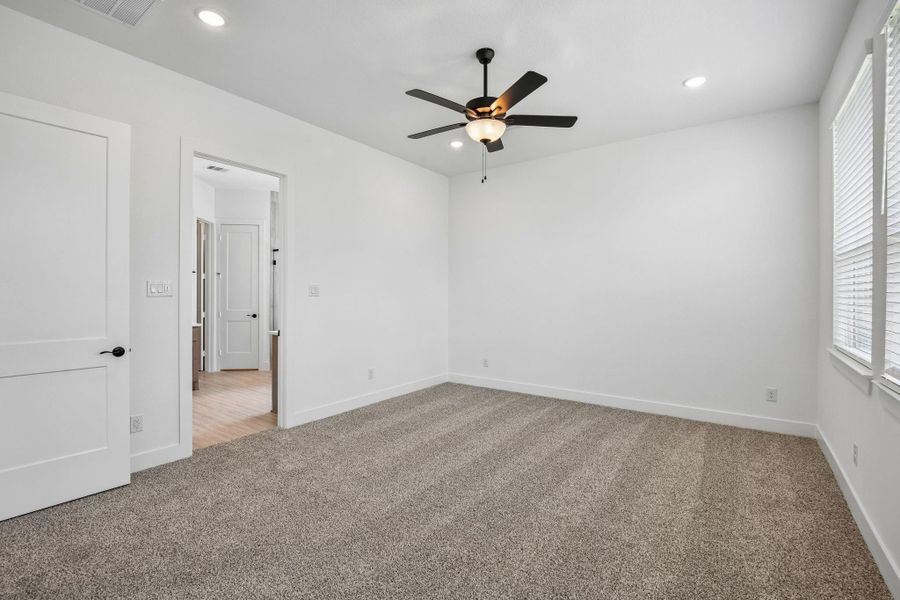 Spacious, unfurnished interior of a new home in Artavia, Conroe (Image 15).