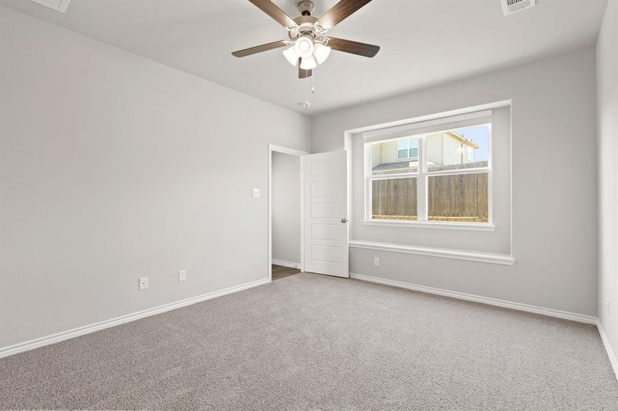 Spacious, unfurnished interior of a new home in Deer Creek, Crowley (Image 34).