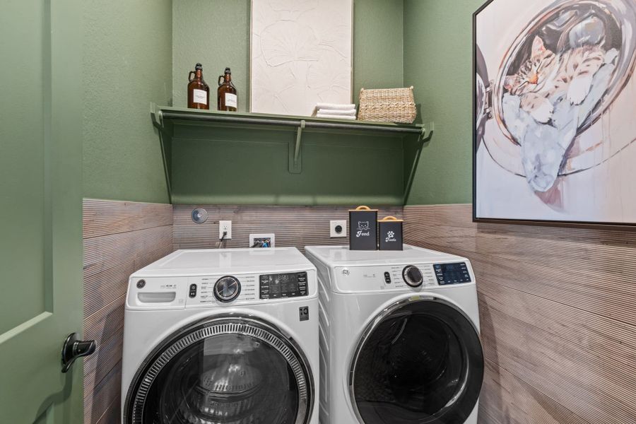 Close-up of interior finishes inside a home in Beacon Point, Texas City (Image 21).