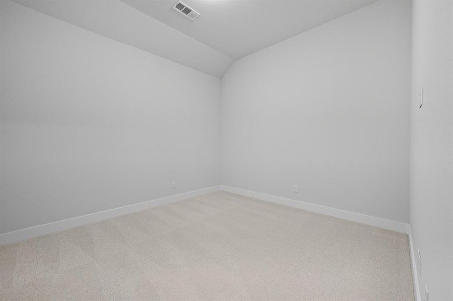 Spacious, unfurnished interior of a new home in Trinity Falls, McKinney (Image 18).