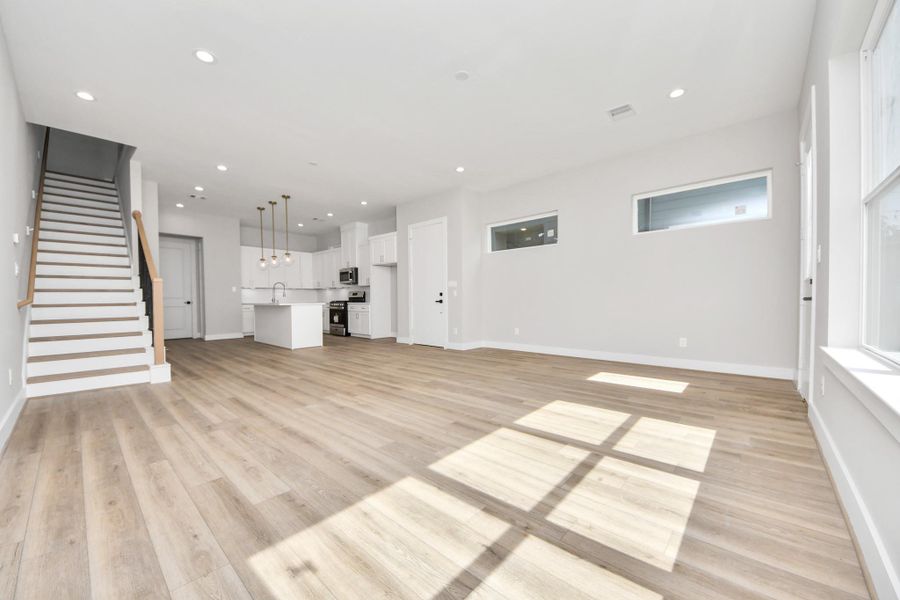 Spacious, unfurnished interior of a new home in , Houston (Image 21).