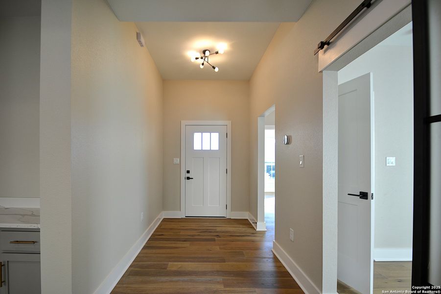 Spacious, unfurnished interior of a new home in , Kerrville (Image 25).